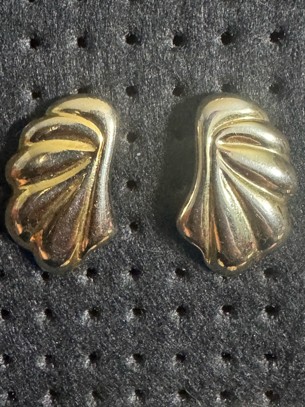 Daria Wing post earrings
